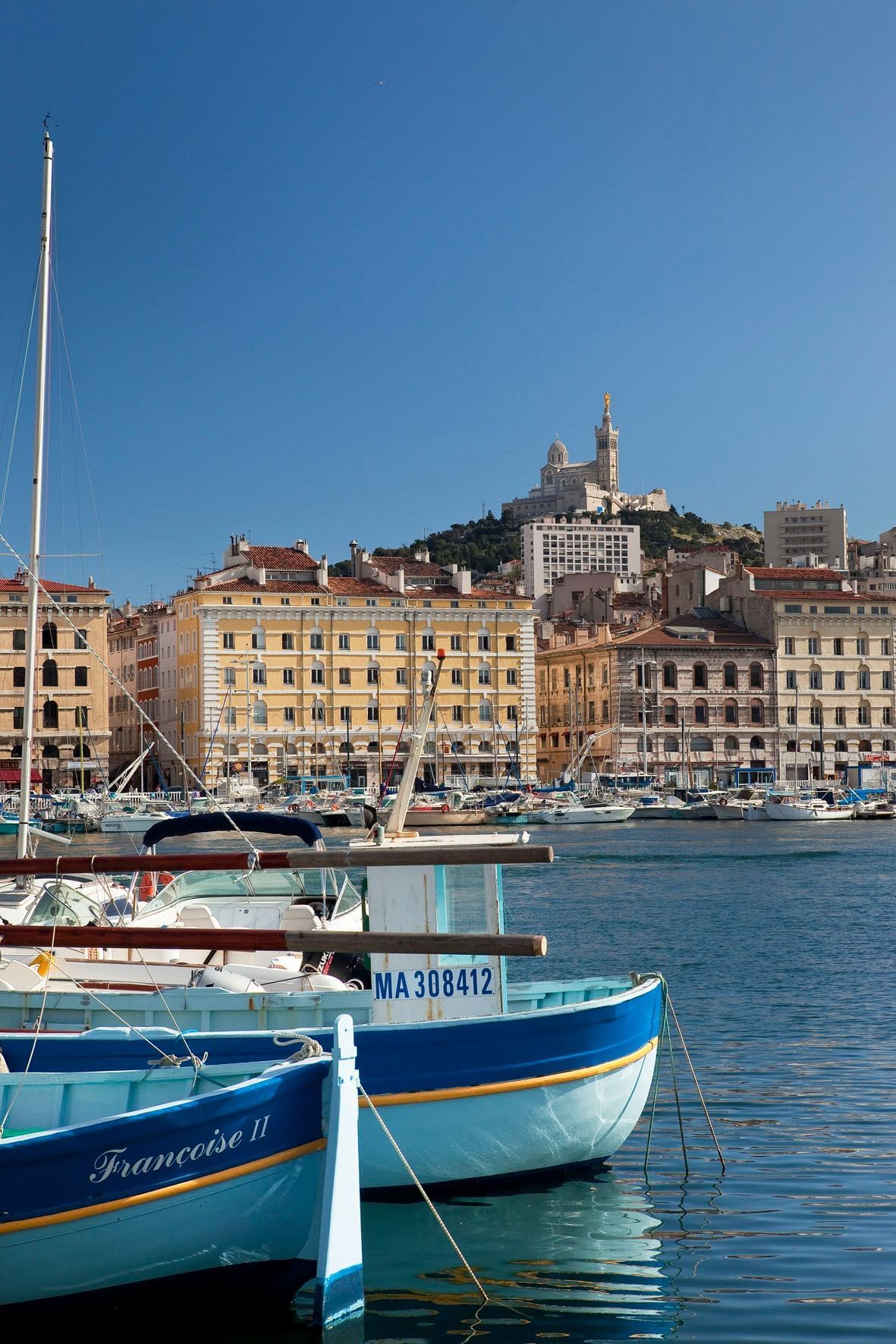 Bateaux amarrés près du port de Marseille aux Oceania Hotels